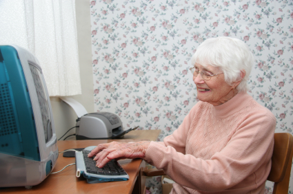senior using ecommerce