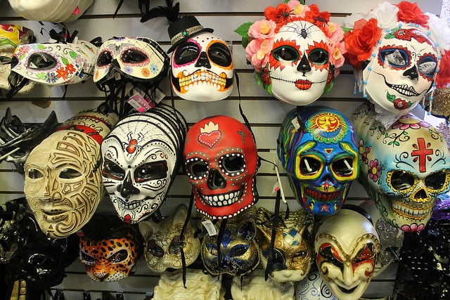 Masks social media risks to brands, fraudulent social media accounts