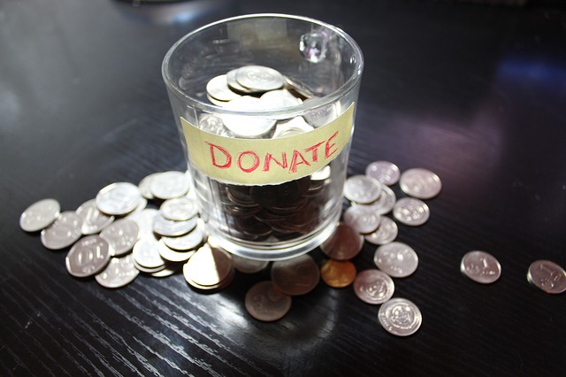 Pros & Cons of Doing Fundraising on Facebook